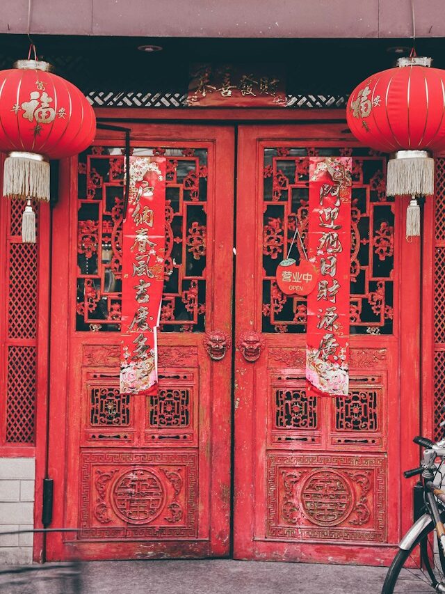 Frases tradicionais nas portas no Ano Novo Chinês